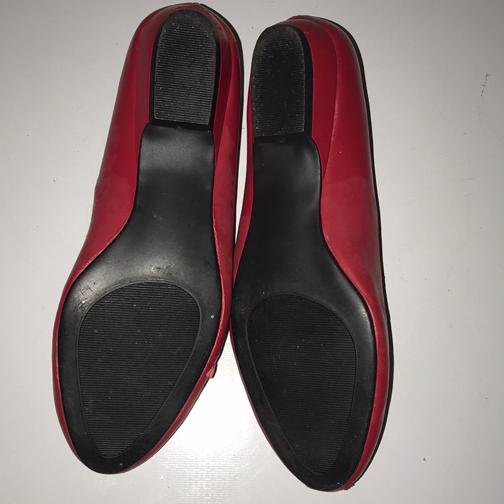 Shoes - Picture 2 of 4